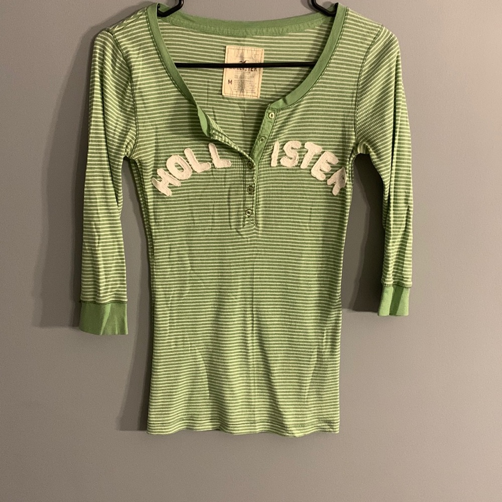 Hollister top